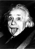 تصویر معروف‌ترین عکس آلبرت انیشتین چگونه گرفته شد؟ / وقتی دانشمند بزرگ زبانش را برای عکاس‌ها درآورد